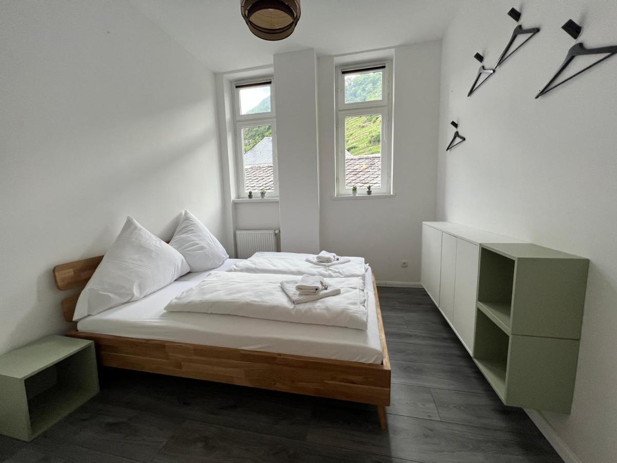 Direct Moselle View 200M² 4 Sz 10Pers Terrace Apartman Sankt Aldegund Kültér fotó