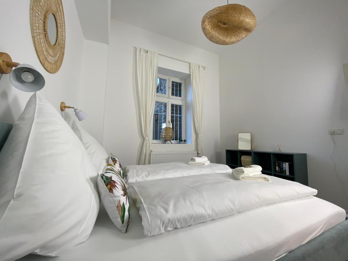 Direct Moselle View 200M² 4 Sz 10Pers Terrace Apartman Sankt Aldegund Kültér fotó